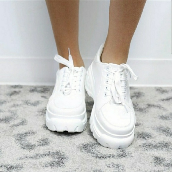 💥LAST PAIR! SALE!💥 Qupid White Chunky Sneaker - Picture 4 of 5